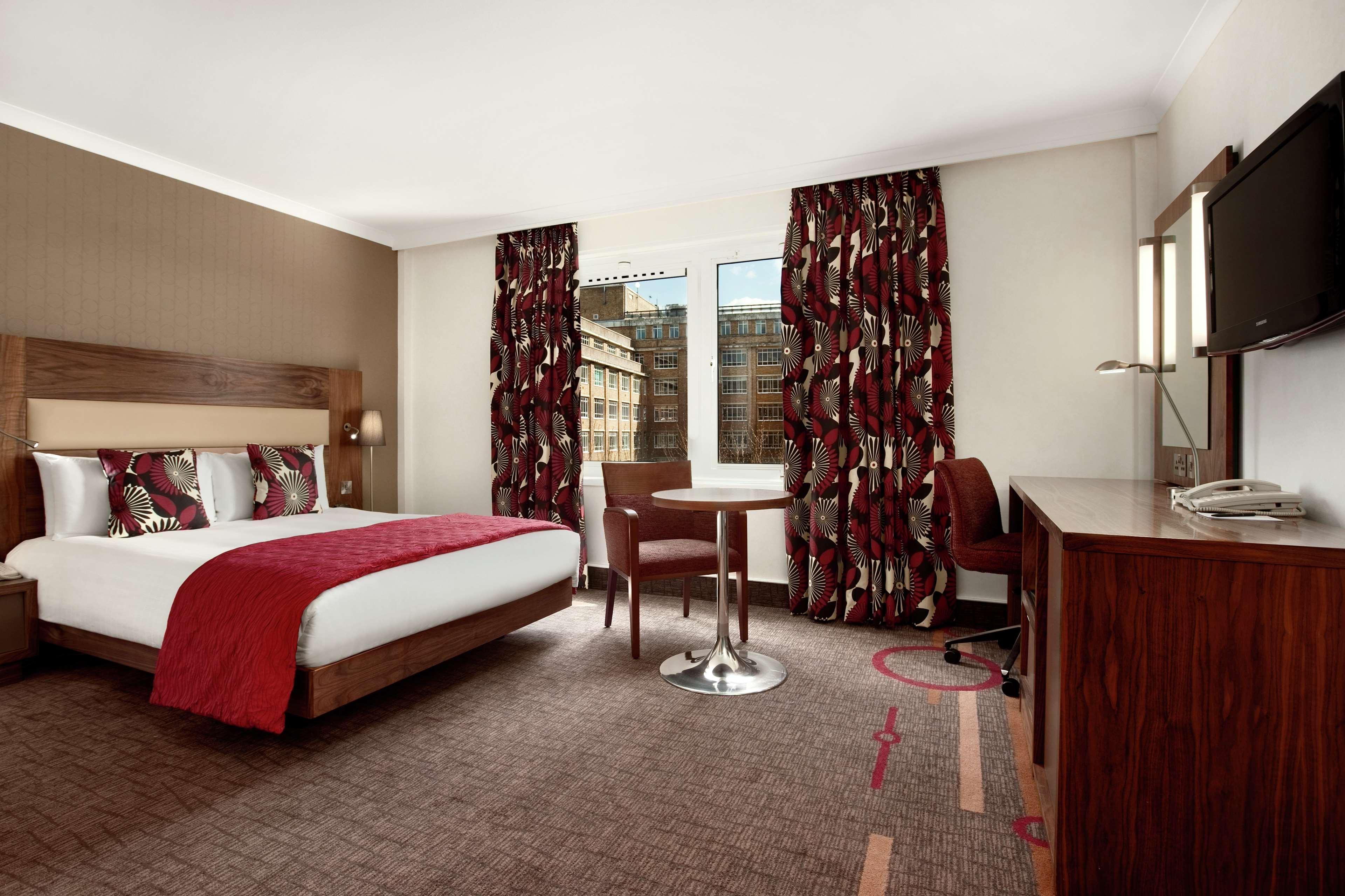 Hilton London Olympia Hotel Buitenkant foto